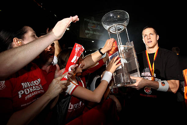 通过这些更 通过这些更